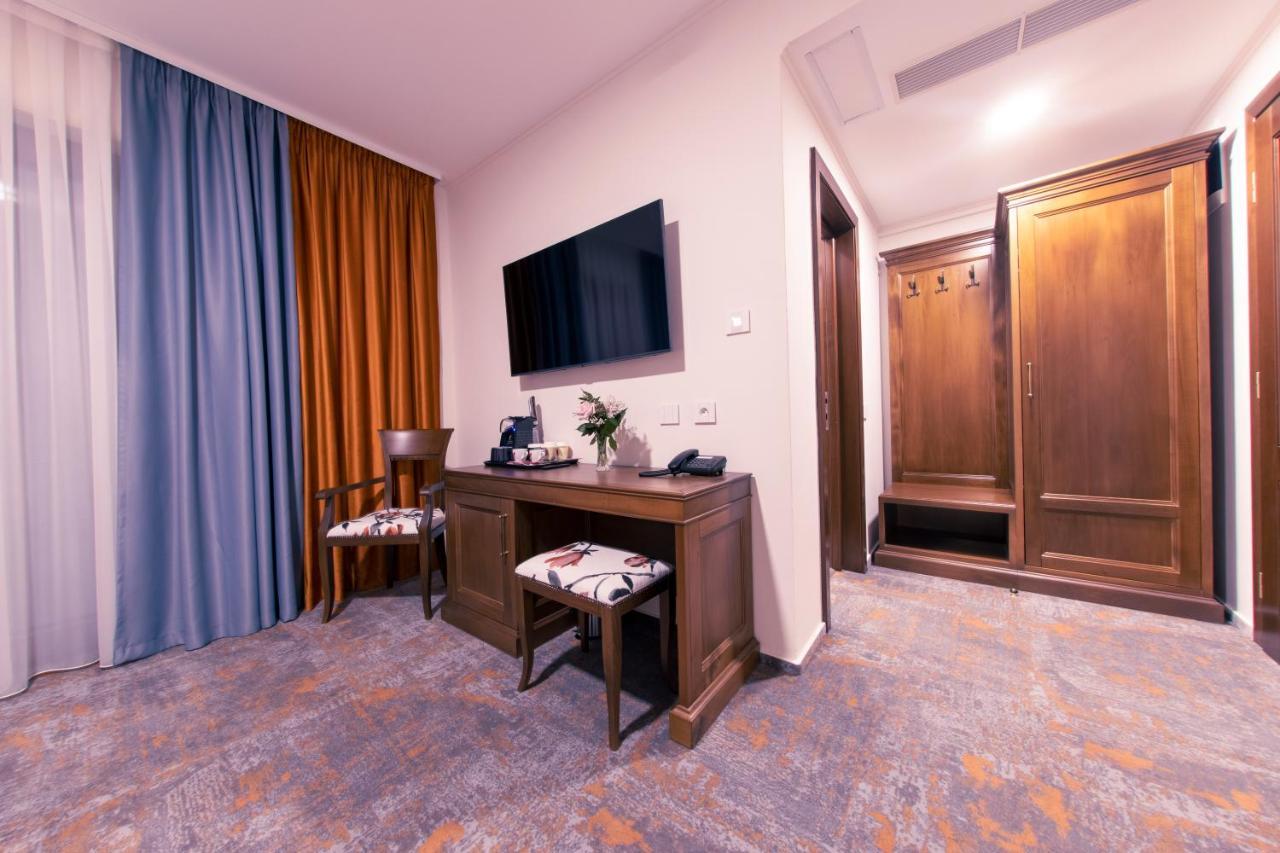 Hotel Aura Unirii Alba Iulia Exterior foto